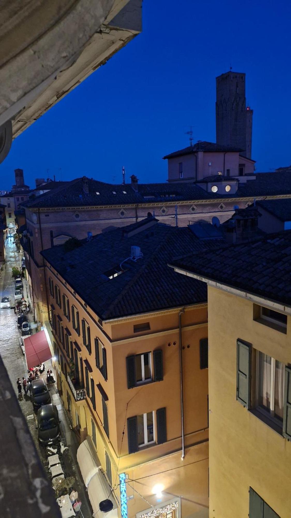 דירות Monolocale Sui Tetti Di Bologna - Via Indipendenza מראה חיצוני תמונה